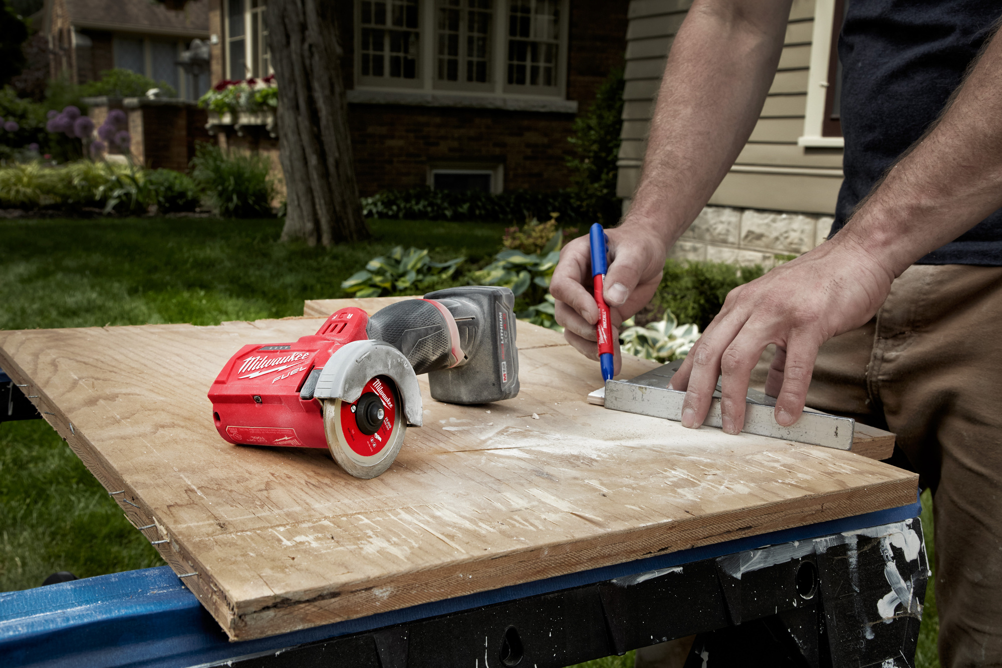 M12 FUEL 3 in. Compact Cut Off Tool | Crescent Electric