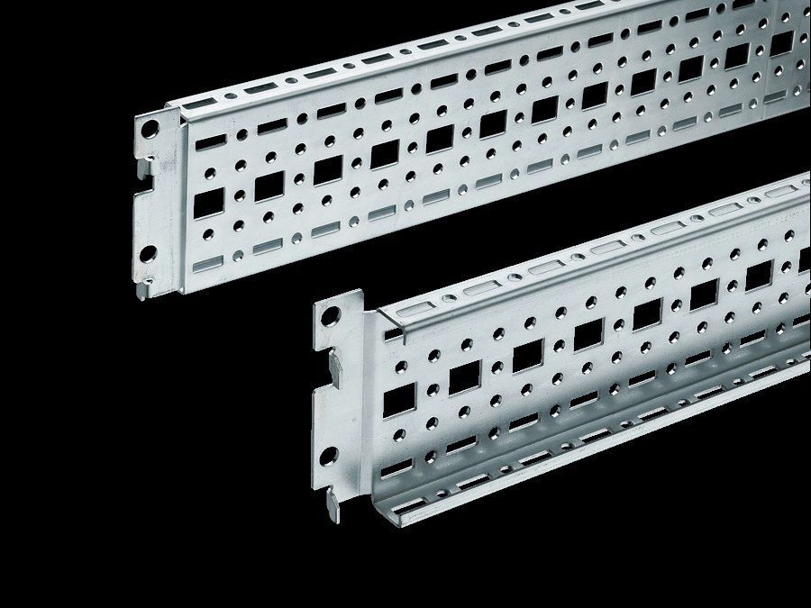 TS TS punched section with mounting flange, 17 x 73 mm, for door width: 1000 mm, L: 890 mm