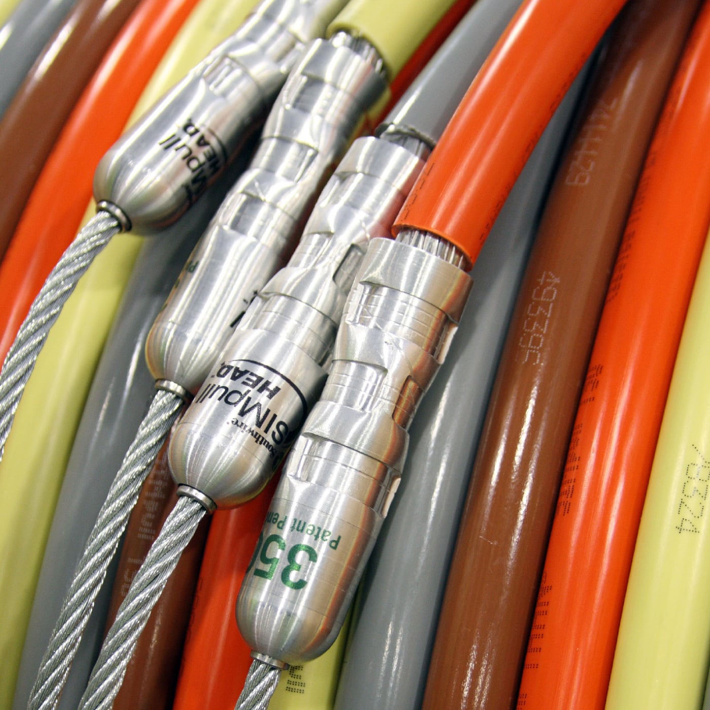 Available in sizes from 8 AWG to 1000 AWG the SIMpull Head eliminates the need to make up a pulling head on the job site and reduces waste.