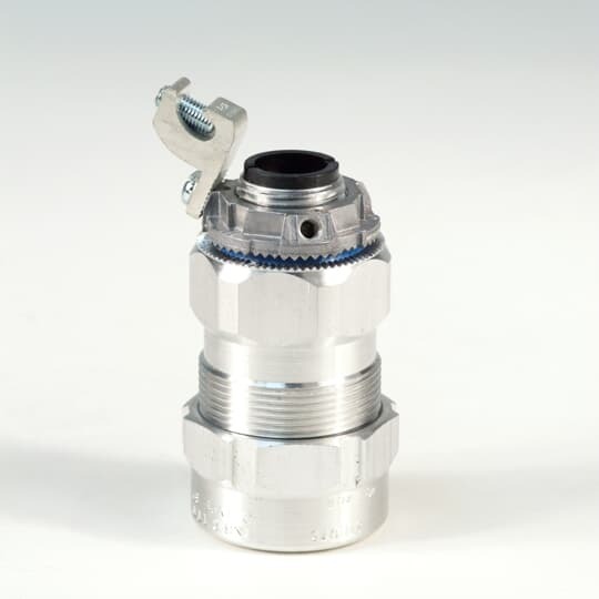 Star Teck Extreme aluminum fitting. Hub size of 1 inch. with Bond Star grounding locknut. Range over jacket from 0.950 - 1.375 inch.