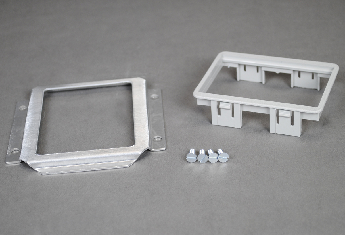 MULT SVC FTG 6A BEZEL