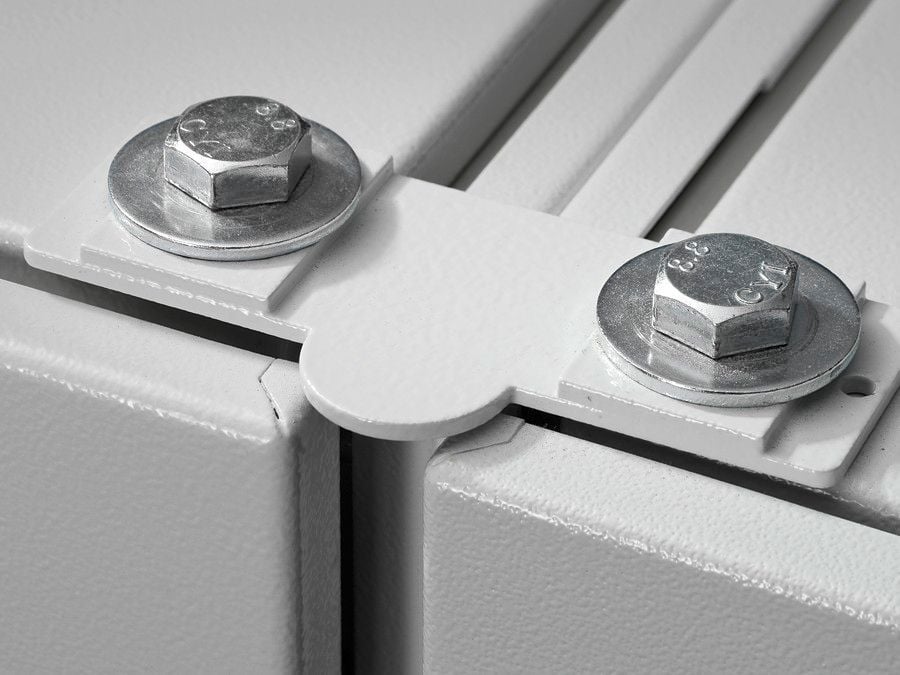 DK Baying clamp, For retrospective baying of enclosures, with screw-fastened or lockable side panels., External mounting, For TS, TS IT