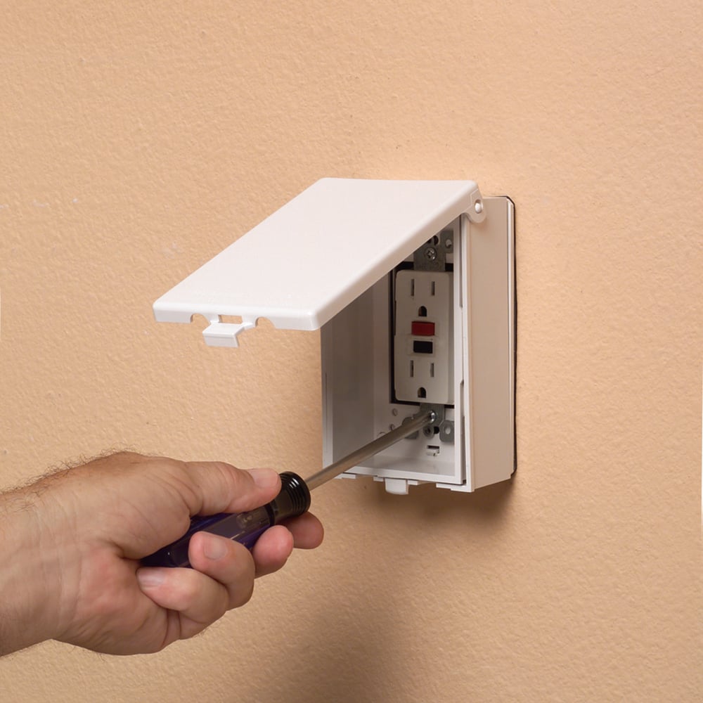 1 Gang Low Profile, IN and OUT cover for new and existing construction. Weatherproof in-use. Meets extra-duty code requirements when cord is plugged in. UV rated plastic. Vertical. Color - White, Paintable
