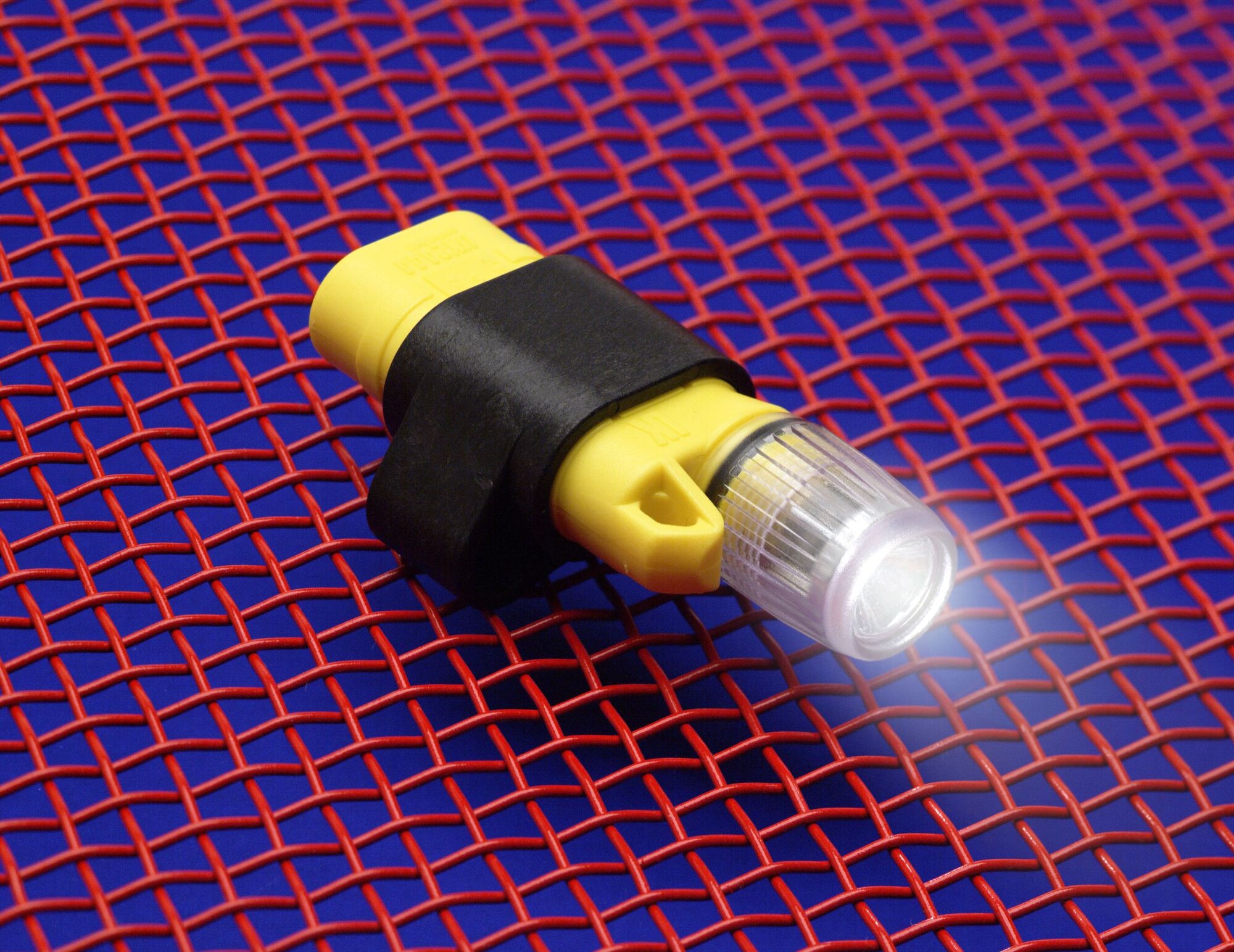 Rugged, high intensity Xenon worklight allows you to work with both hands.