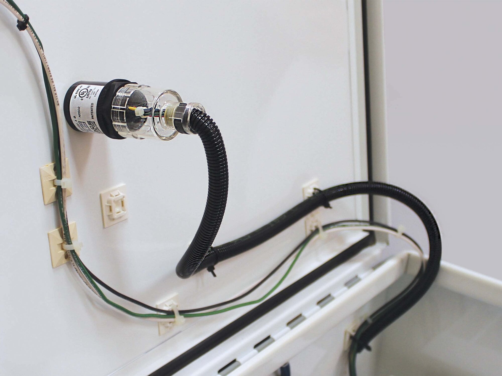 VOLTAGE INDICATOR OR SAFE TEST POINT DOOR MOUNT KIT WITH 6" CABLE