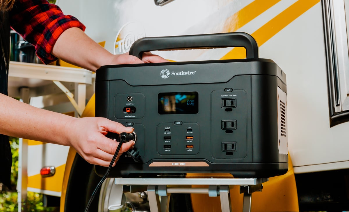 Southwire Elite 1100 Series Portable Power Station