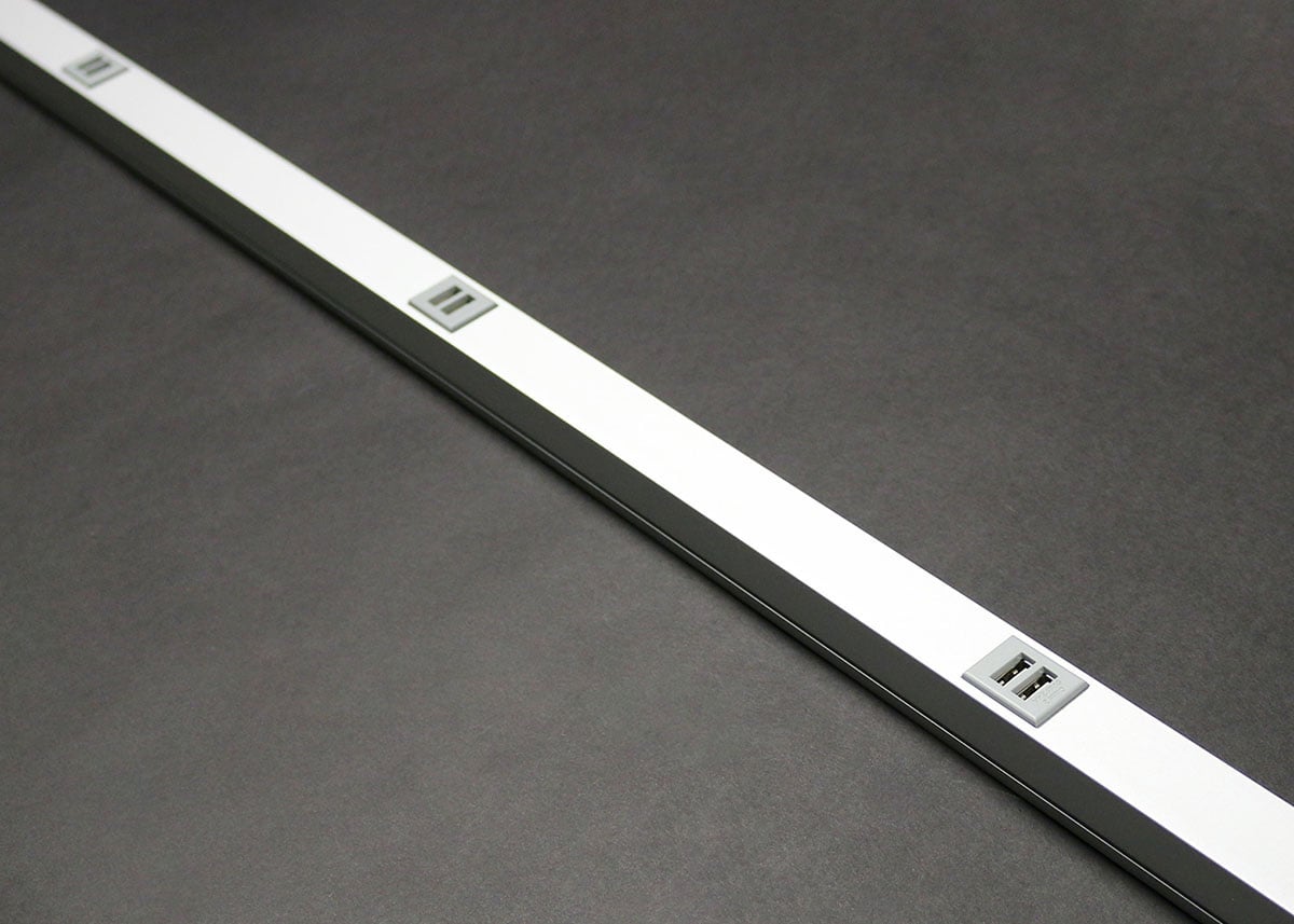 USB PLUGMOLD 5FT AL, 5 USB MODULES