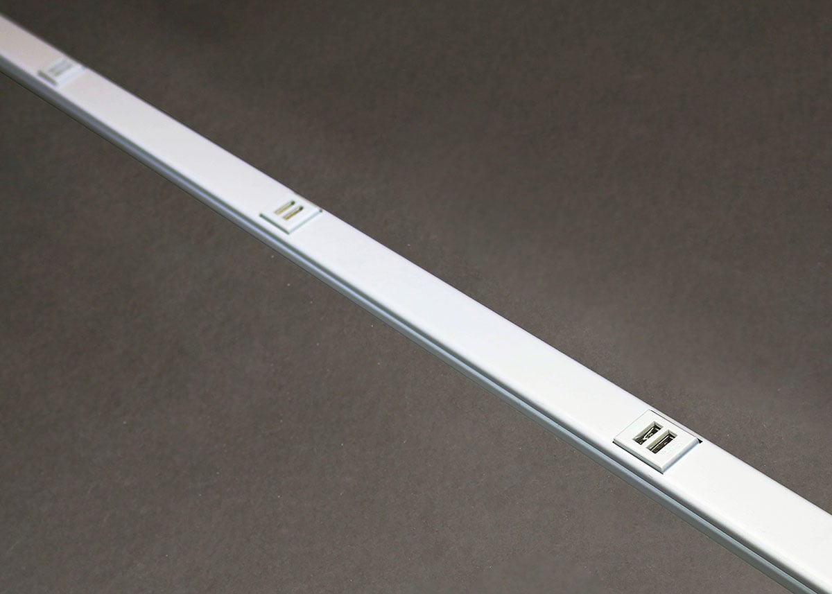 USB PLUGMOLD 3FT BK, 3 USB MODULES