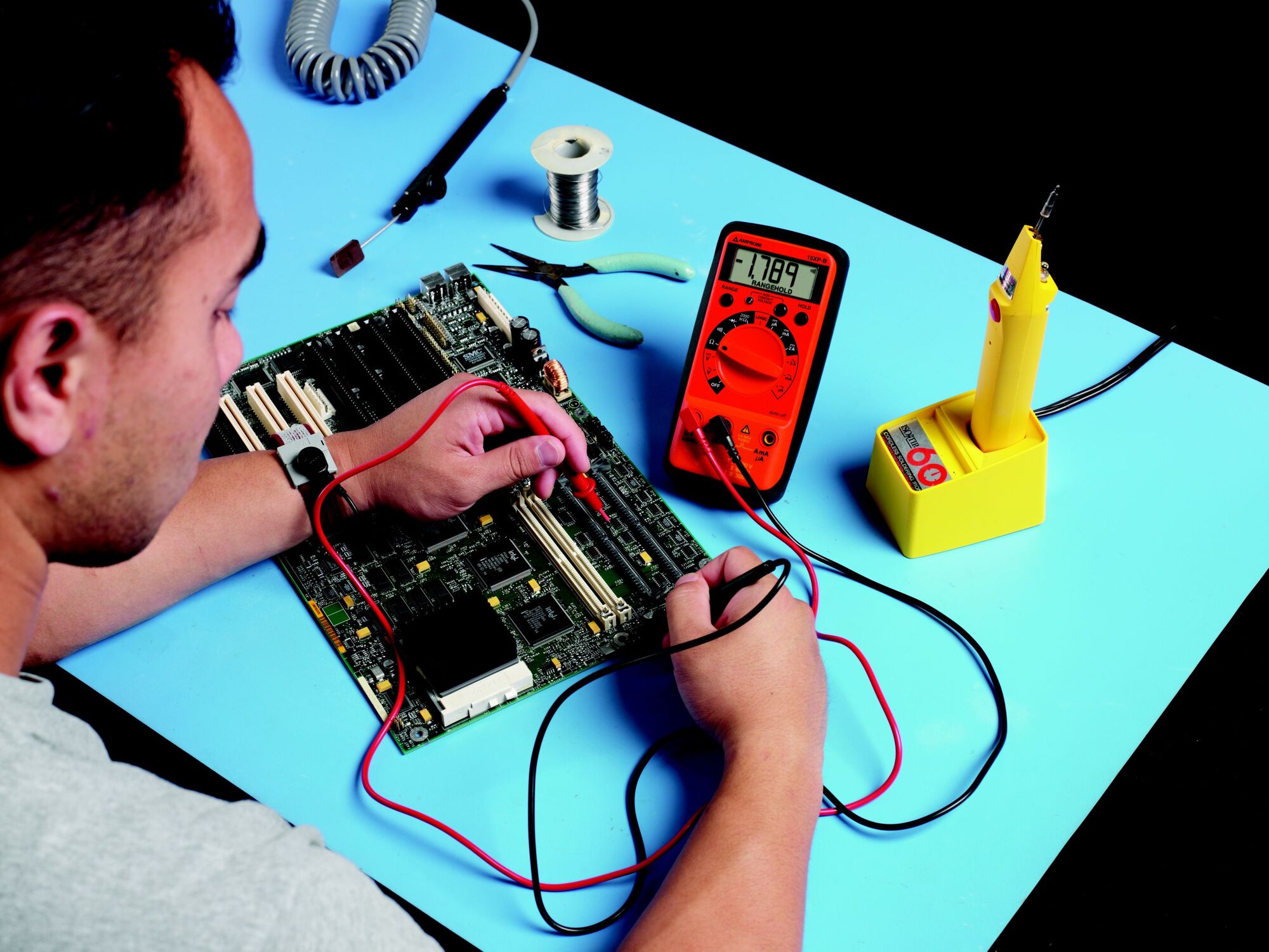 This Amprobe Digital Multimeter provides superior features and accuracy in a smaller form factor. This Digital Multimeter has unique features such as VolTect non-contact voltage detection and our exclusive Magne-Grip holster that frees both hands for work. This is the perfect choice for residential, commercial and general troubleshooting applications.