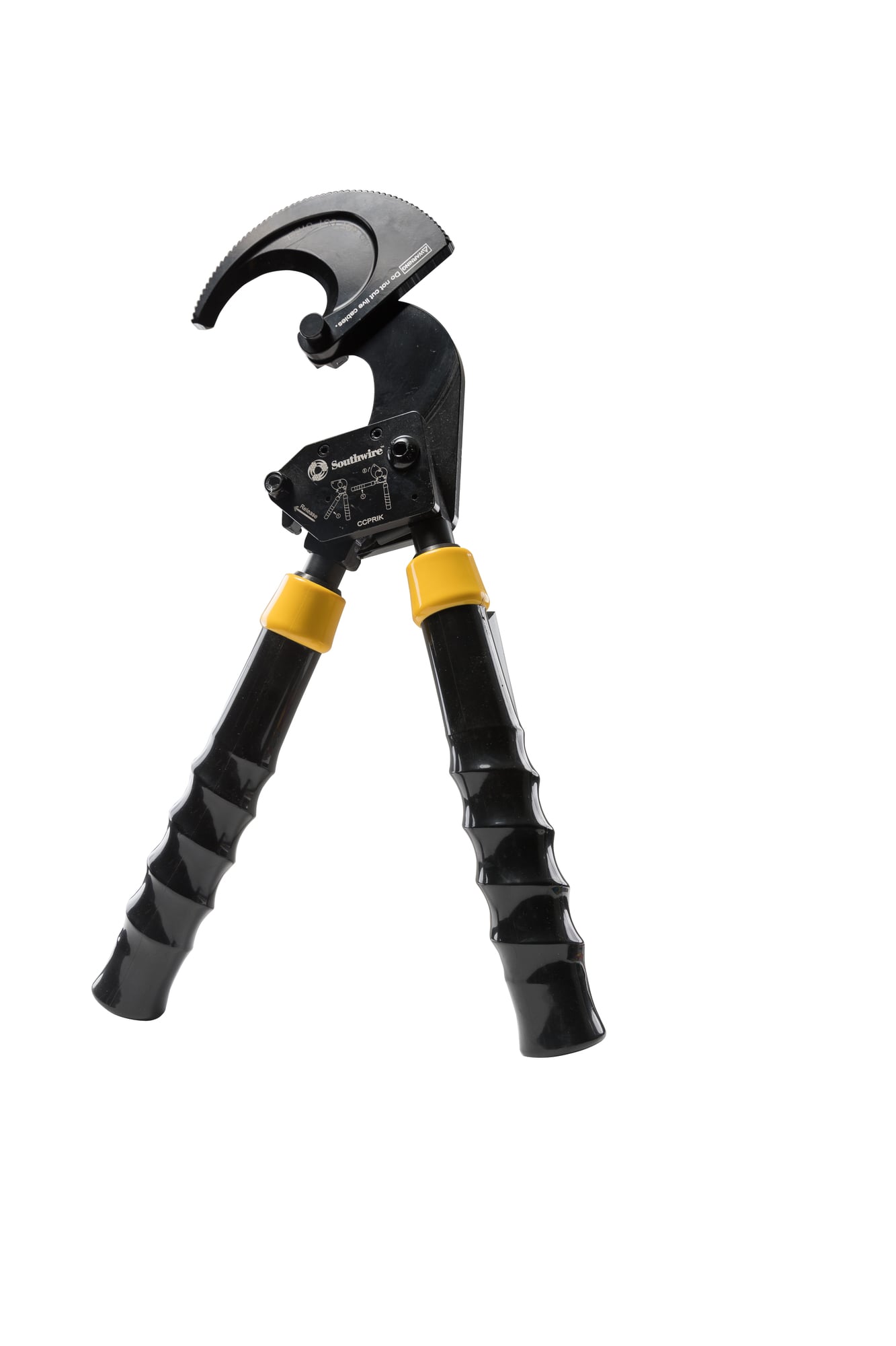 Telescoping handles extended for added leverage. Cuts up to 1000 MCM copper and aluminum cables.