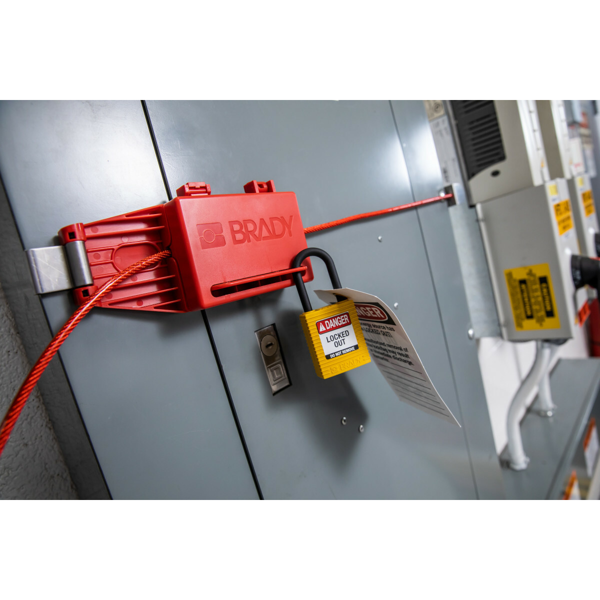 たた 151633 Panel Lockout, 0.19 in Dia x 3.2 ft L Steel Cable, 4 Padlo