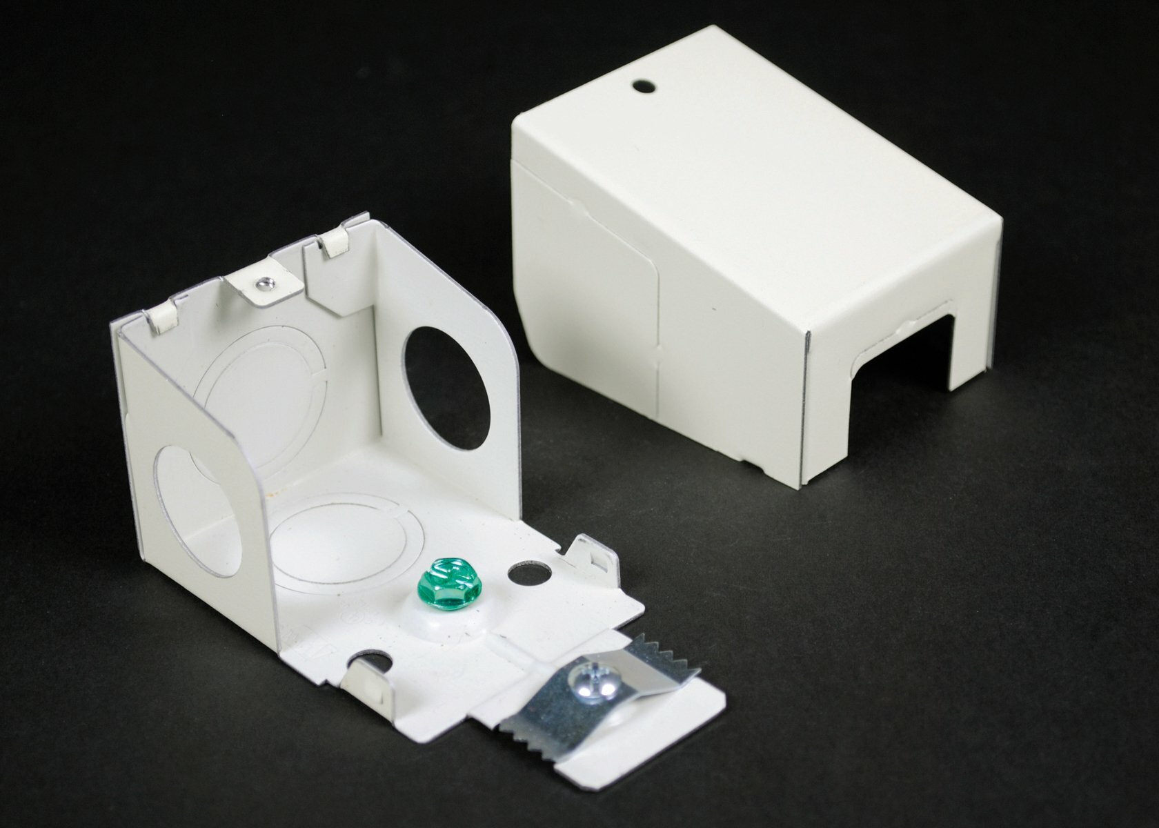 2000 Entrance End Fitting White