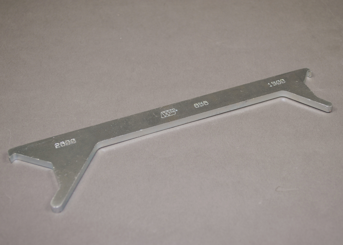 Cover Removal Tool 1500 2600