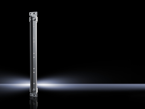 System attachment, for mounting in the roof/base section