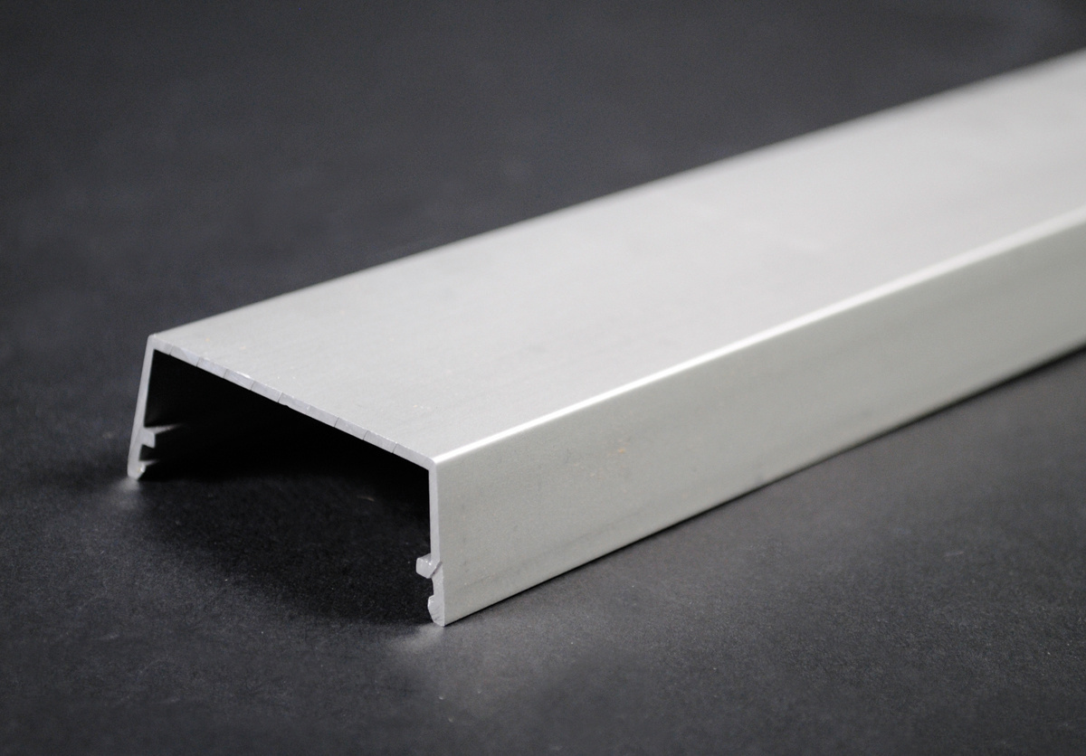 AL2400C Plugmold 1-Channel Raceway Cover, 5 ft L x 1-7/16 in W x 1-1/8 in H, Aluminum