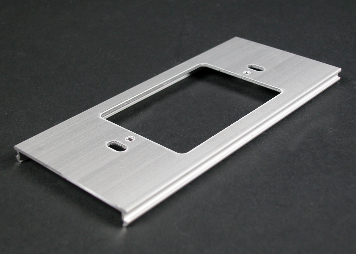 Single Channel Cover Plate; 6 Inch Length x 2-3/4 Inch Width, Used On Al3300 Series Aluminum Raceway