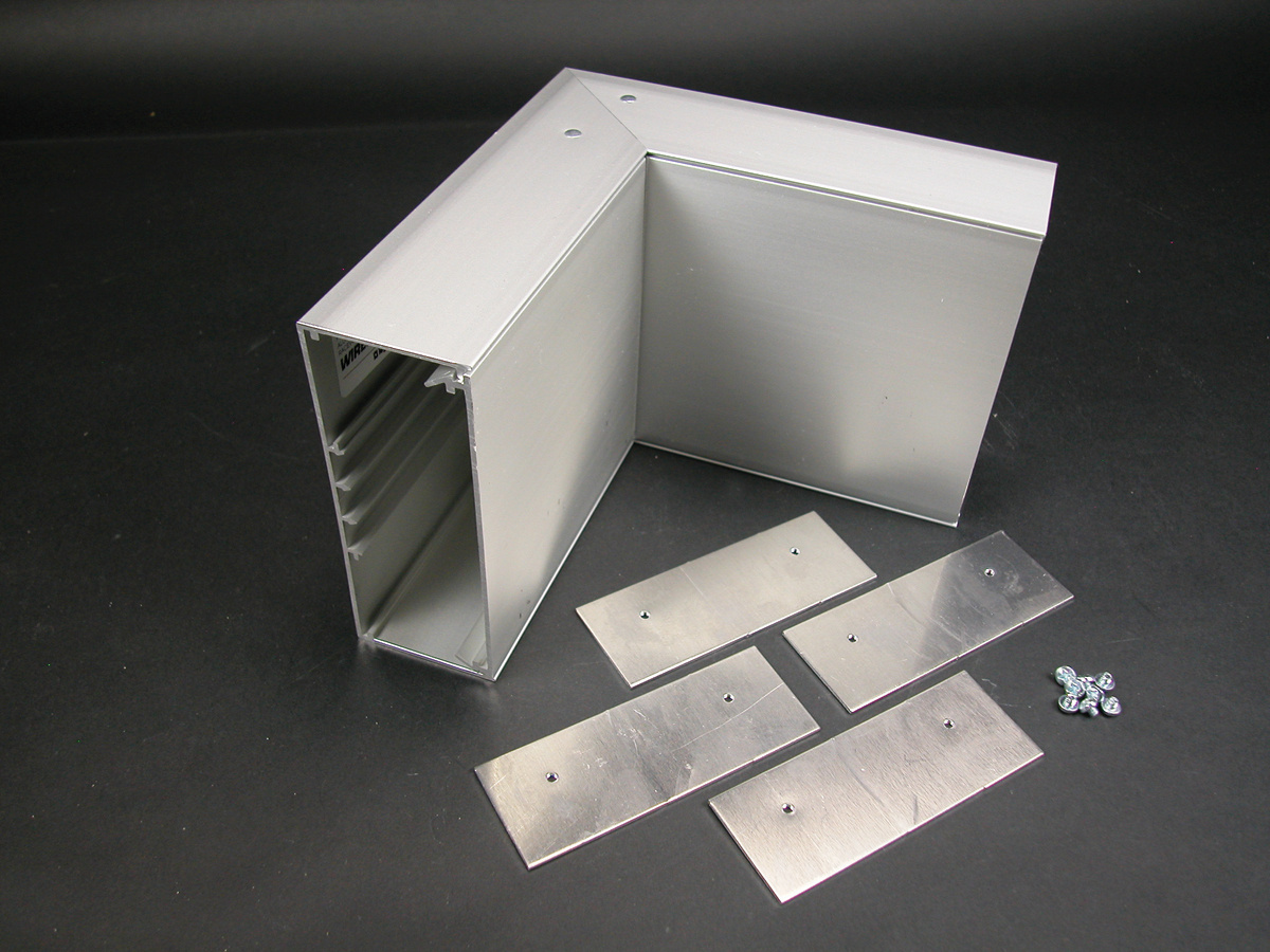 Raceway Internal Elbow Fitting With Accessories; Aluminum