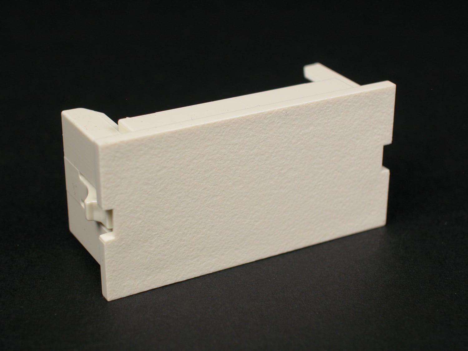 WMDCM2-BL-BK CM Series 2A Communication Module Blank Insert, Snap-Fit Mount, Plastic, Black