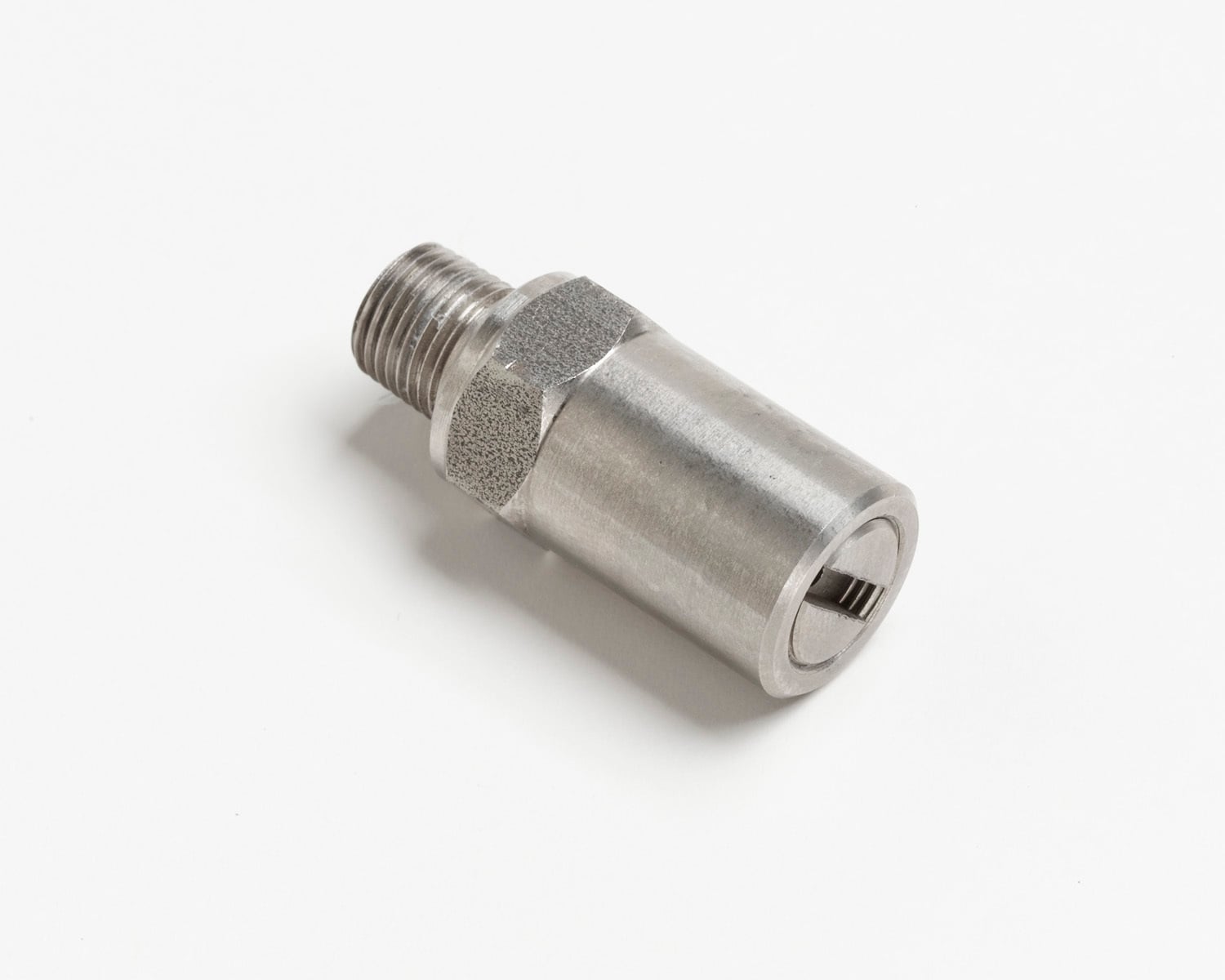 The Fluke 700PRV-1 consists of a relief valve settable from 725 to 5800 PSI (50 to 200 bar) to be used with the 700HTP-1 Hydraulic Test Pump. The 1/8 NPT male thread to fits directly into the Fluke 700HTP-1 pressure pump. To be used with the 700HTP-1 Hyd