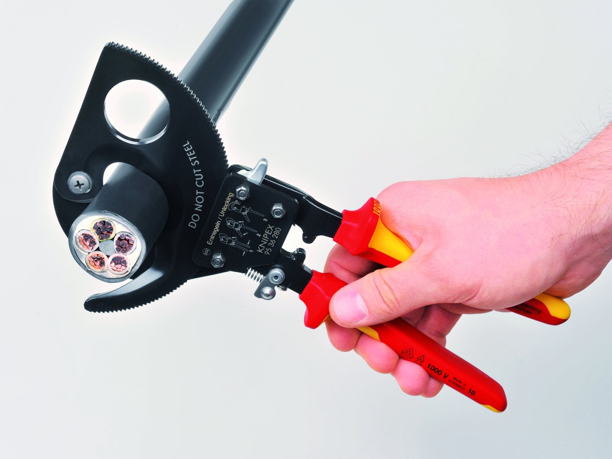 11 Inch Ratcheting Cable Cutters-1000V Insulated