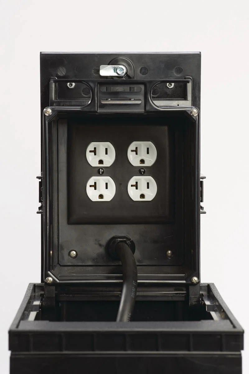 Wiremold_XB814C520C2BK_2.jpg
