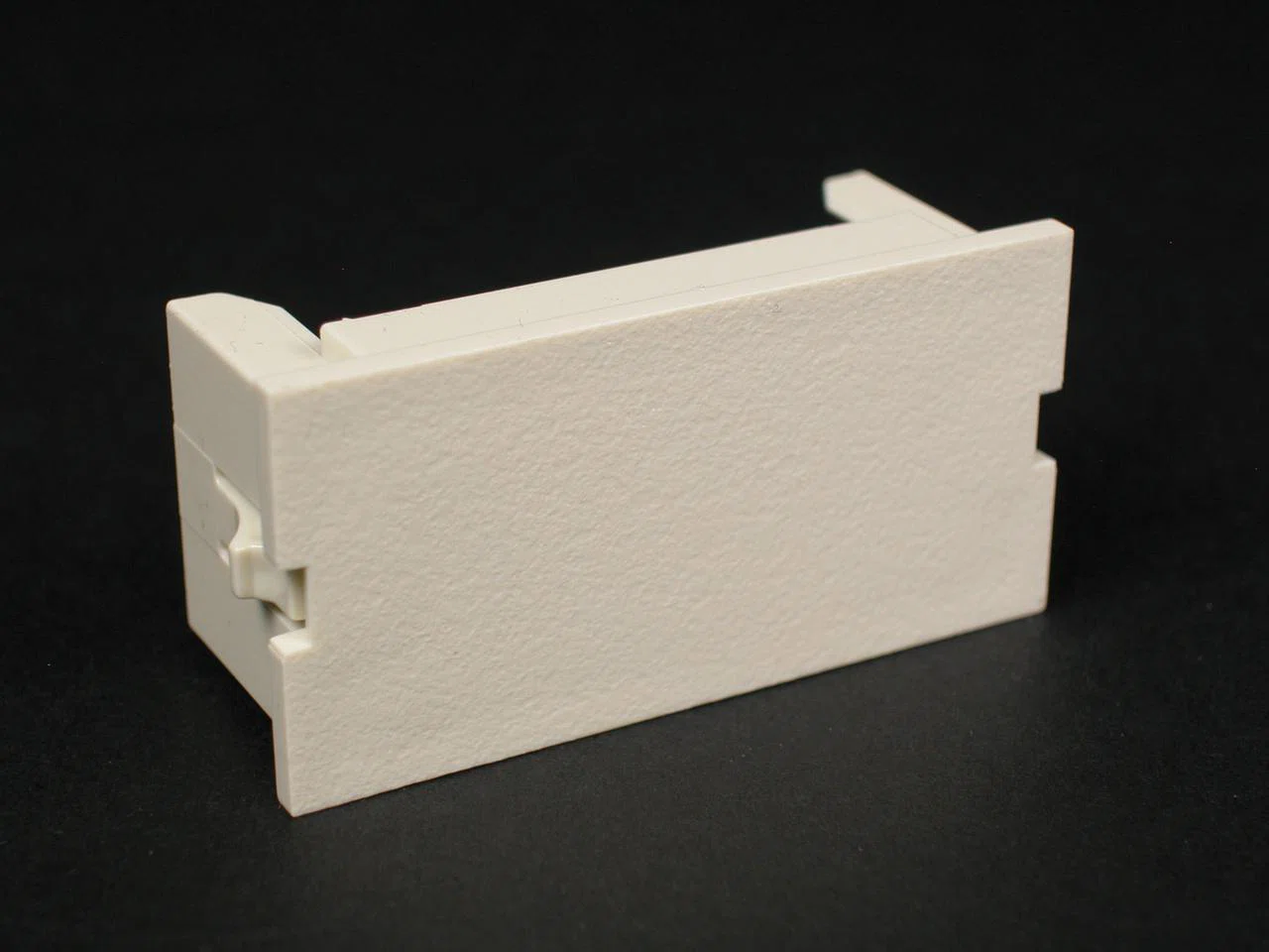 Wiremold_CM2-BL-WH.jpg