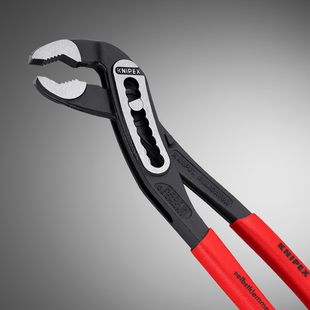 Tough and slim water pump pliers